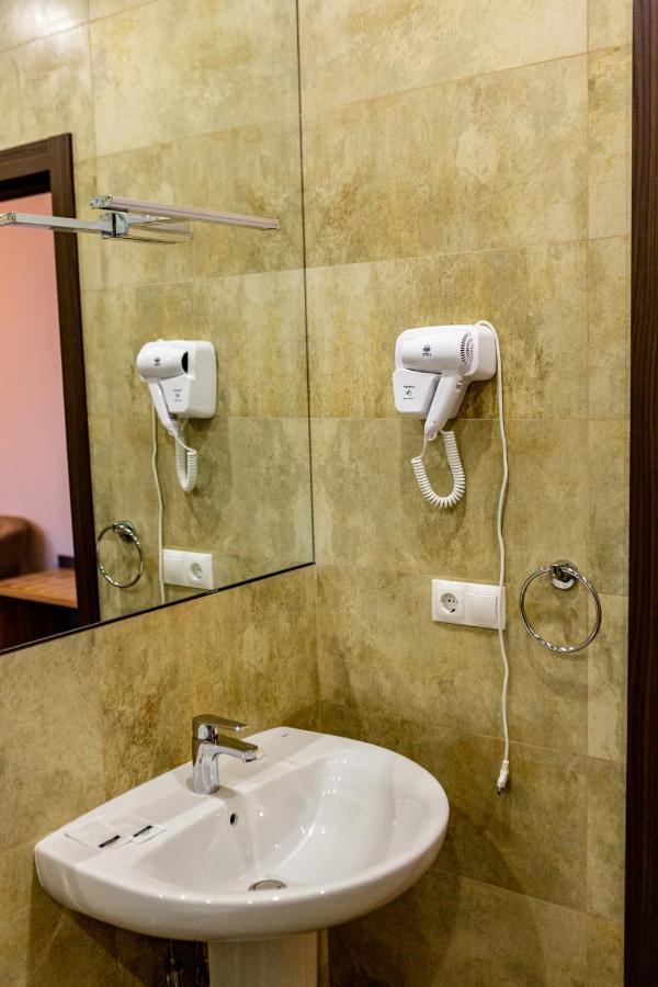 Hotel Shengen Шенген Оновлений Кропивницький Екстер'єр фото